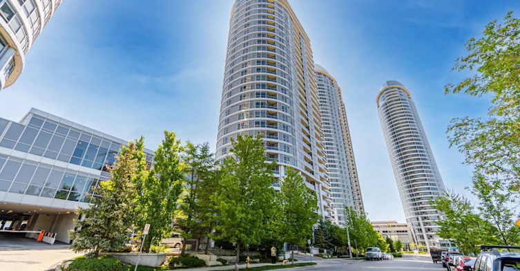 206-151 Village Green Square, Toronto, ON, M1S 0K5