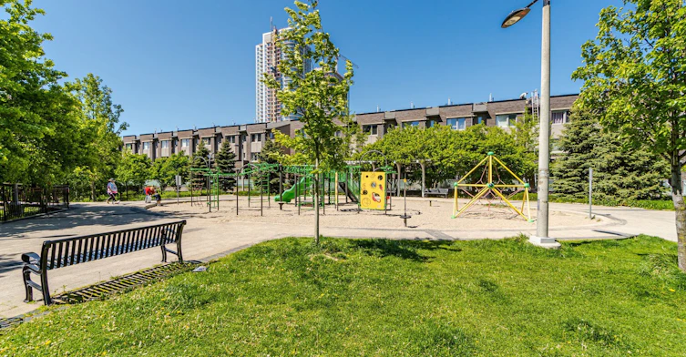 206-151 Village Green Square, Toronto, ON, M1S 0K5 - 33