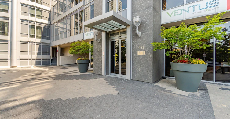 206-151 Village Green Square, Toronto, ON, M1S 0K5 - 2