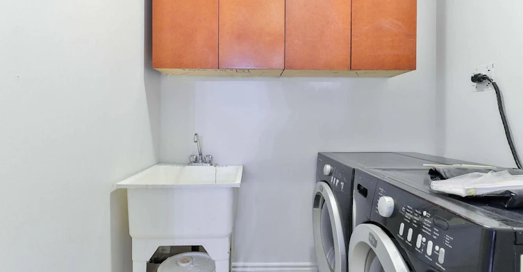 Main+Upper-143 Gamble Avenue, Toronto, ON, M4J 2P2 - 16