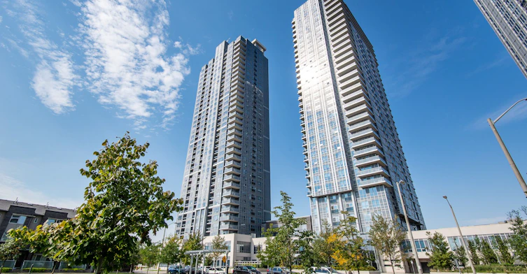 3225-275 Village Green Square, Toronto, ON, M1S 0L8