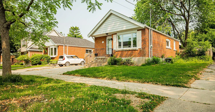 32 Florens Avenue, Toronto, ON, M1L 1R6 - 3