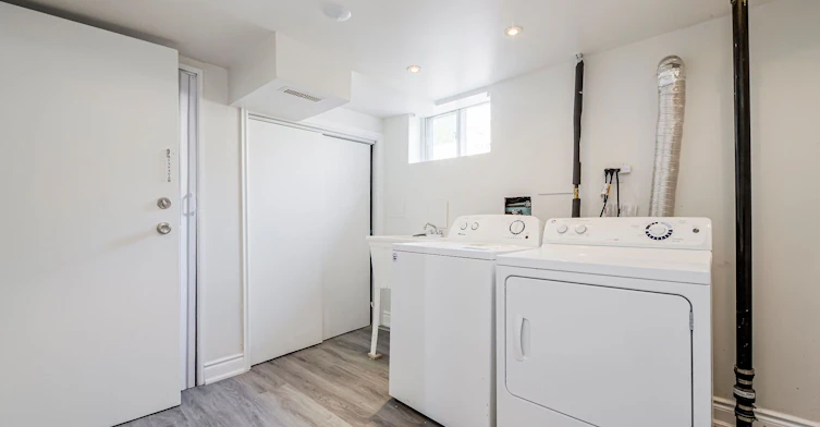 32 Florens Avenue, Toronto, ON, M1L 1R6 - 23