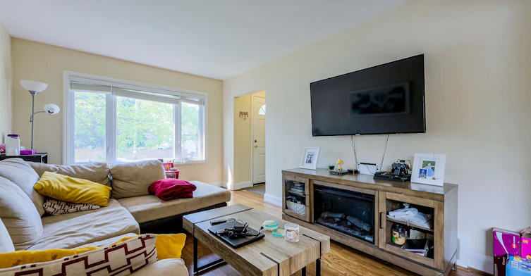 32 Florens Avenue, Toronto, ON, M1L 1R6 - 6