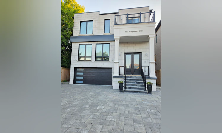 901 Wingarden Crescent