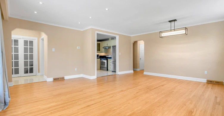 Main-49 Mcgregor Road W, Toronto, ON, M1P 1C9 - 8