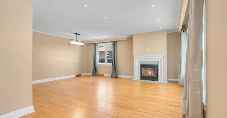 Main-49 Mcgregor Road W, Toronto, ON, M1P 1C9 - 4