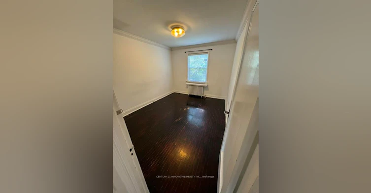 10 Memorial Park Avenue, Toronto, ON, M4J 2J6 - 7
