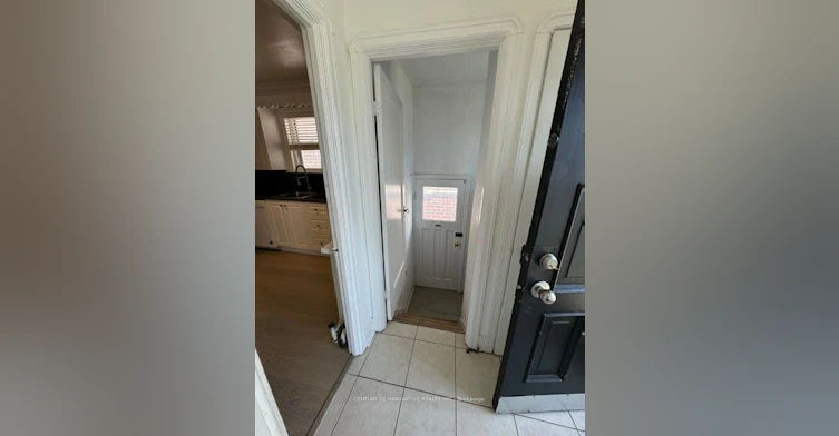 10 Memorial Park Avenue, Toronto, ON, M4J 2J6 - 12