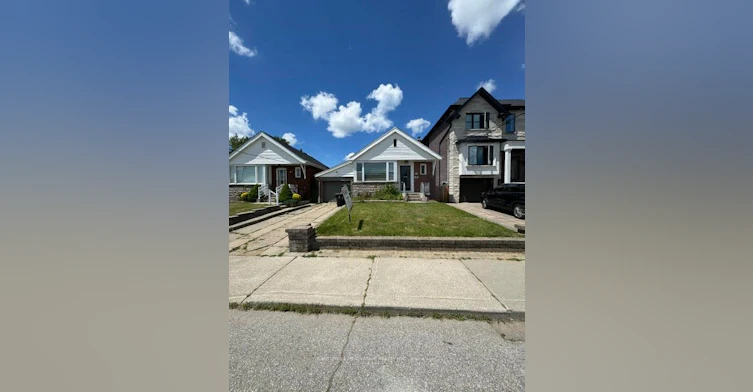10 Memorial Park Avenue, Toronto, ON, M4J 2J6 - 2