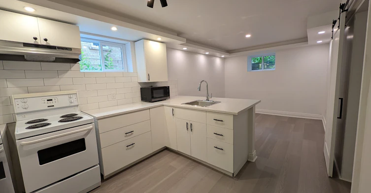 Basement-2979 Lawrence Avenue E, Toronto, ON, M1P 2V6