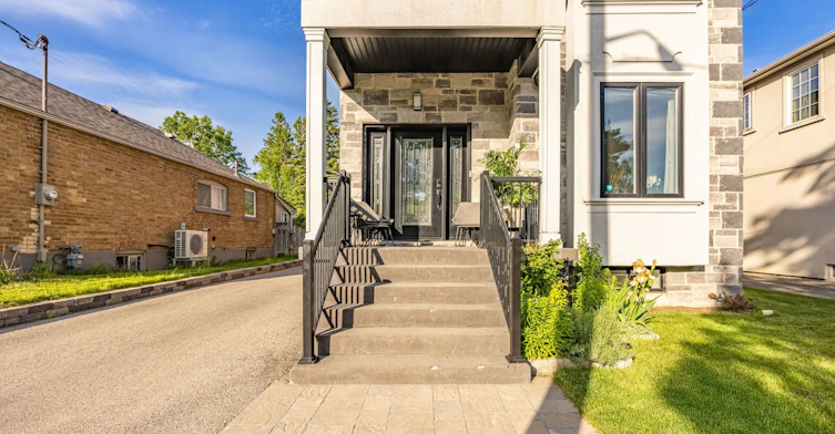 3 Highvale Road, Toronto, ON, M1L 3R2 - 2