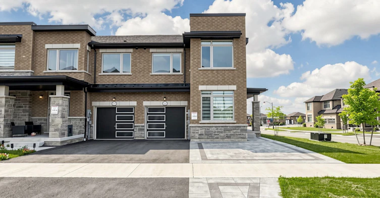 2046 Cameron Lott Crescent, Oshawa, ON, L1L 0S1 - 3