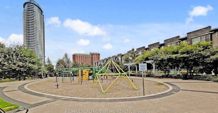 808-255 Village Green Square, Toronto, ON, M1S 0L7 - 40