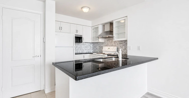 809-60 Brian Harrison Way, Toronto, ON, M1P 5J5 - 3