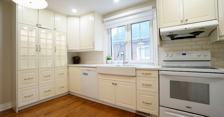 7 Twin Pauls Crescent, Toronto, ON, M1R 3Z6 - 4