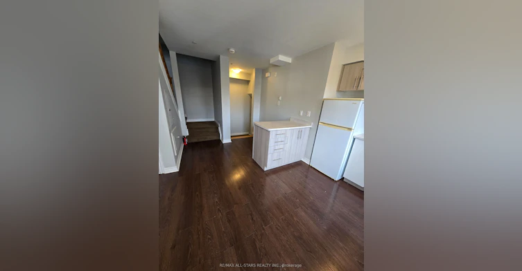 2-109 Rushbrooke Avenue, Toronto, ON, M4M 3A8 - 4
