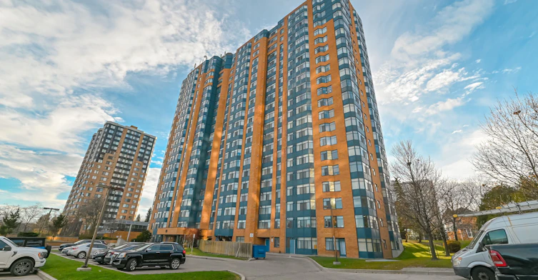 703-88 Alton Towers Circle, Toronto, ON, M1V 5C5 - 2