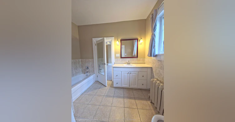 Upper #2-1110 Simcoe Street S, Oshawa, ON, L1H 4L8 - 9
