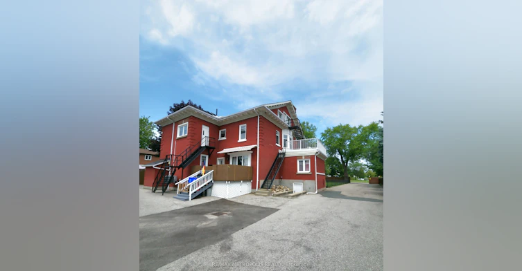 Upper #2-1110 Simcoe Street S, Oshawa, ON, L1H 4L8