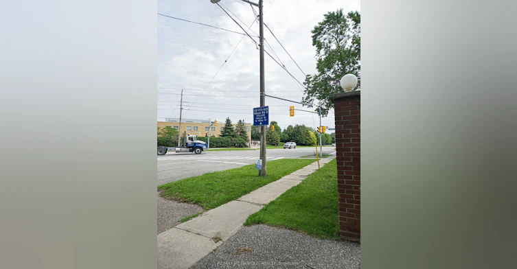 Upper #2-1110 Simcoe Street S, Oshawa, ON, L1H 4L8 - 14