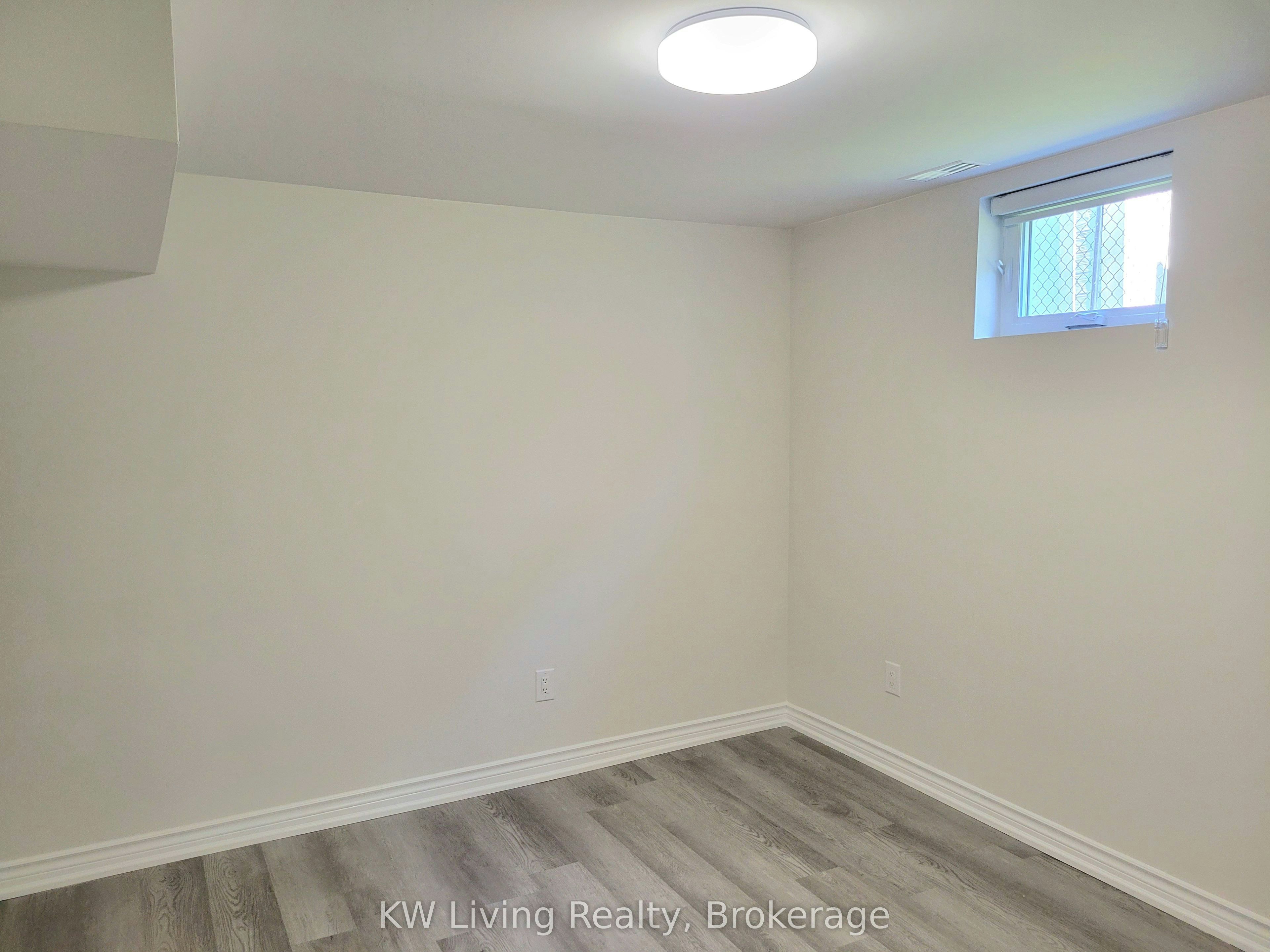 Bsmt-6 Gardens Crescent, Toronto, ON, M4B 1T5 - 9