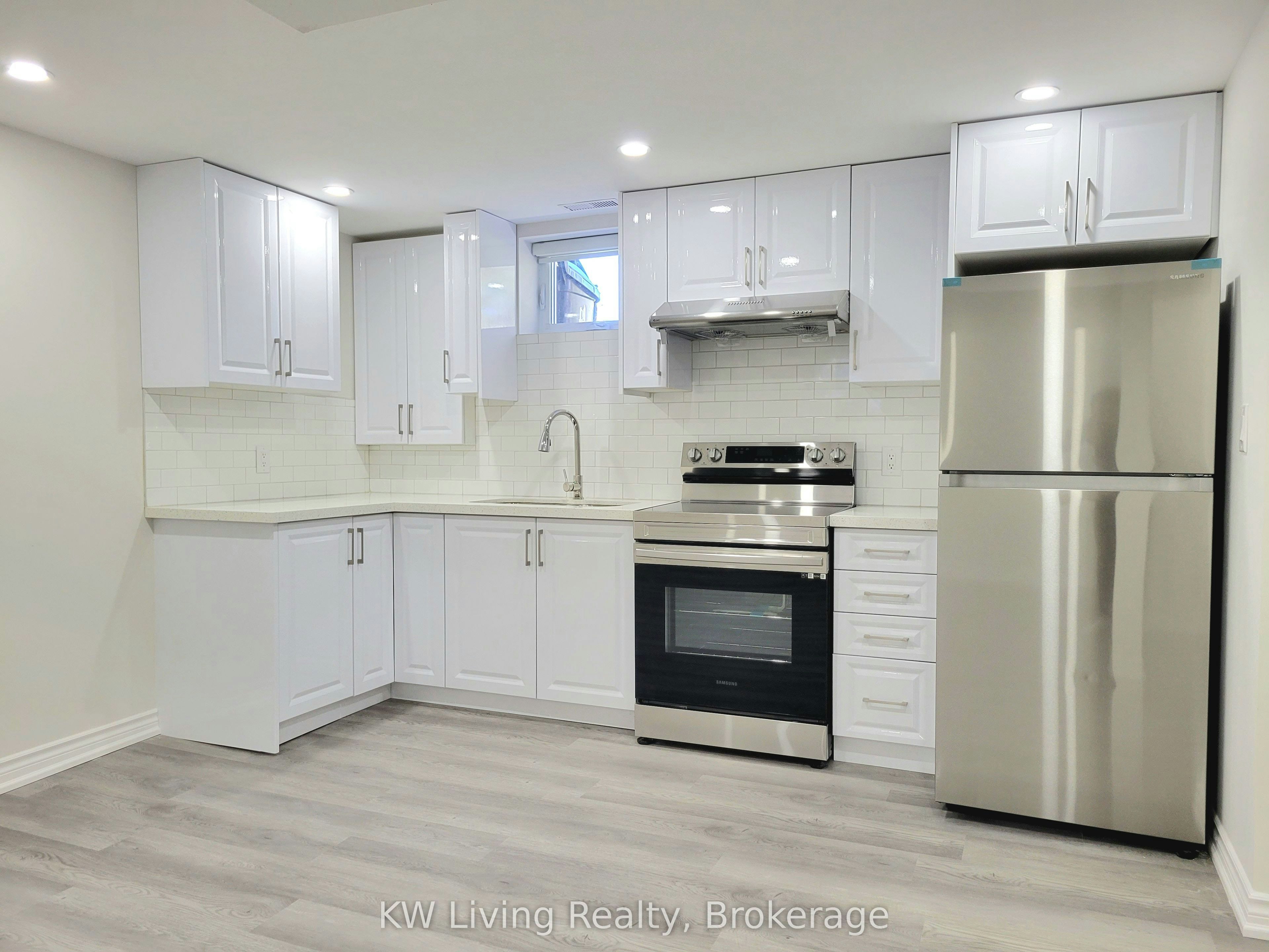 Bsmt-6 Gardens Crescent, Toronto, ON, M4B 1T5 - 4