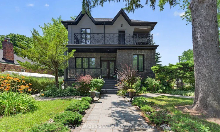 32 Cliffcrest Drive