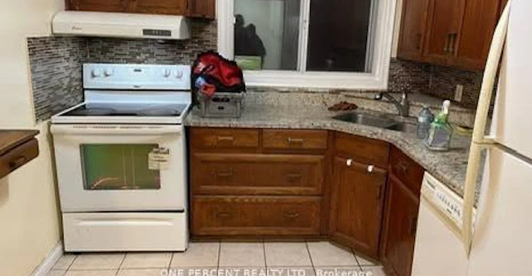32 Caddy Drive, Toronto, ON, M1G 2G1 - 4