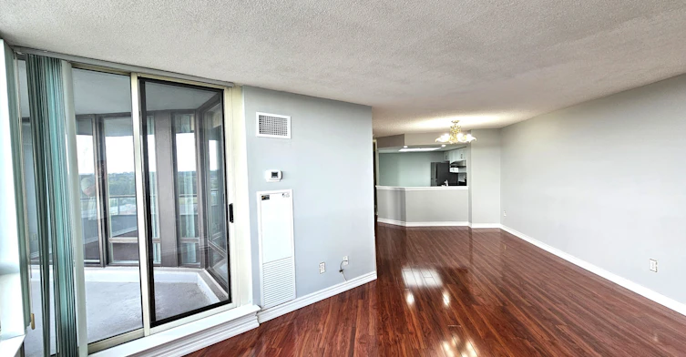 901-300 Alton Towers Circle, Toronto, ON, M1V 4X9 - 7