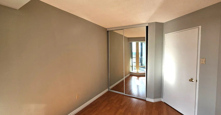 901-300 Alton Towers Circle, Toronto, ON, M1V 4X9 - 13