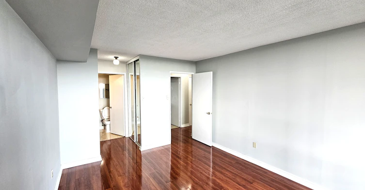 901-300 Alton Towers Circle, Toronto, ON, M1V 4X9 - 17