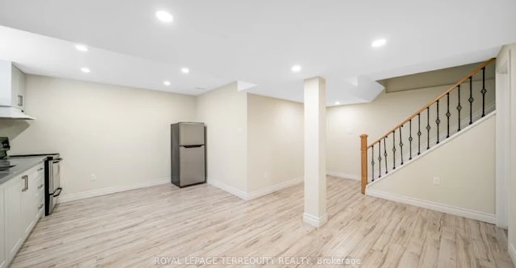 1 Devineridge Avenue, Ajax, ON, L1Z 0T3 - 6