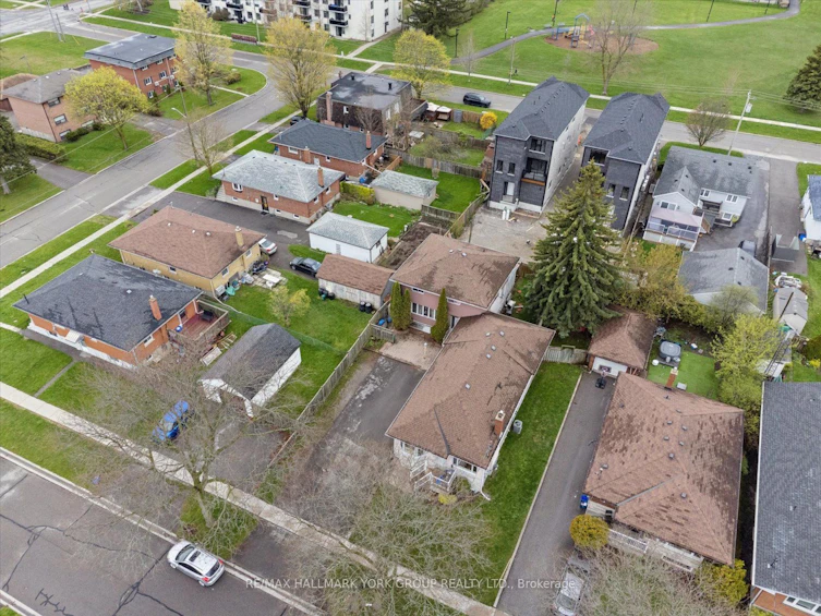 226 Cromwell Avenue, Oshawa, ON, L1J 4T8 - 23