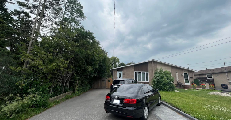 Main-823 Sanok Drive, Pickering, ON, L1W 2R1