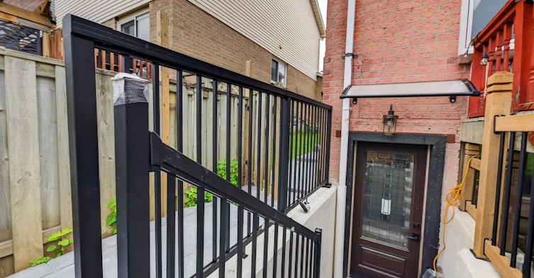 40 Carr Drive, Ajax, ON, L1T 3E3 - 3