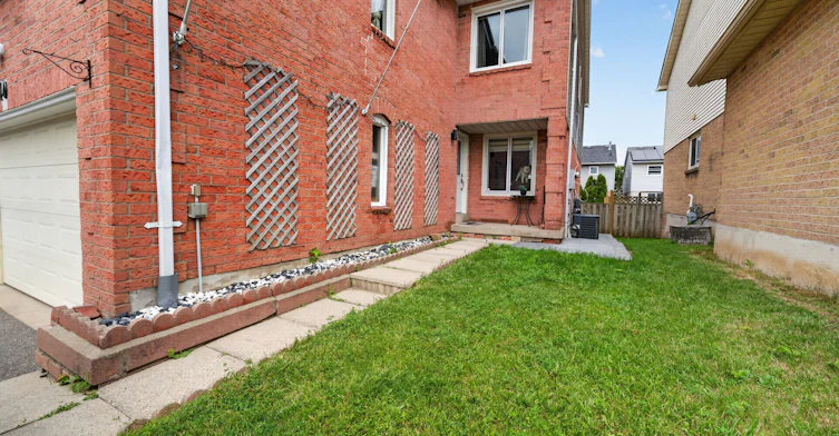 40 Carr Drive, Ajax, ON, L1T 3E3 - 2
