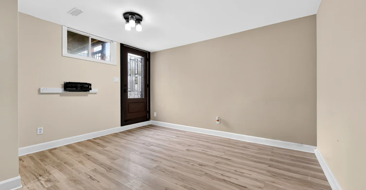 40 Carr Drive, Ajax, ON, L1T 3E3 - 6