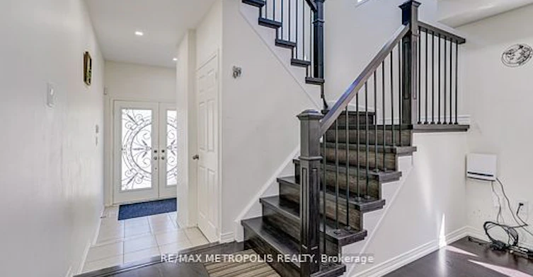 55 Formosa Avenue, Ajax, ON, L1Z 0N1 - 12
