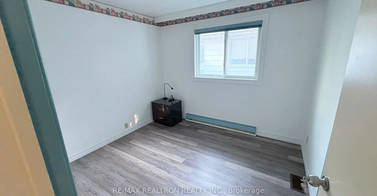 831 Huntingwood Drive, Toronto, ON, M1T 2L8 - 7