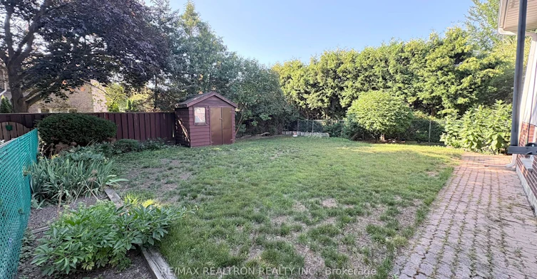 831 Huntingwood Drive, Toronto, ON, M1T 2L8 - 19