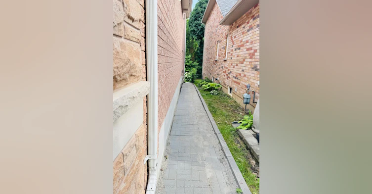 933 Red Deer Avenue, Oshawa, ON, L1K 0C4 - 2