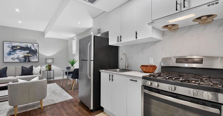 Lower-61B Bexhill Avenue, Toronto, ON, M1L 3B7 - 10
