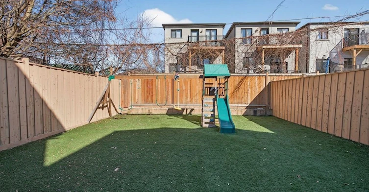 Lower-61B Bexhill Avenue, Toronto, ON, M1L 3B7 - 16