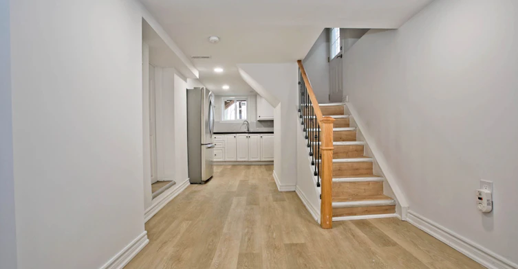 63 Pinegrove Avenue, Toronto, ON, M1N 2G3 - 2