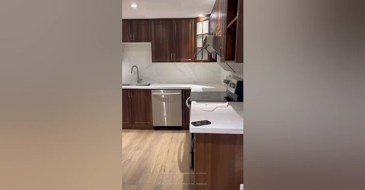 410 Victor Court, Pickering, ON, L1W 3J8 - 4