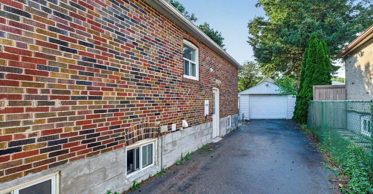 Main-20 Bayard Avenue, Toronto, ON, M1R 4A3 - 20