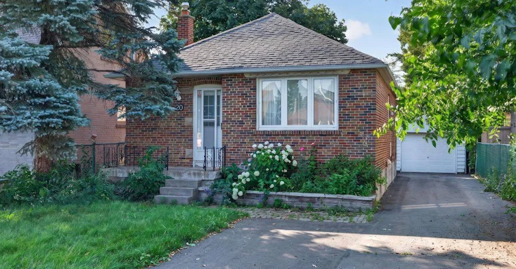 Main-20 Bayard Avenue, Toronto, ON, M1R 4A3
