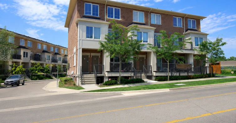 2-485 Beresford Path, Oshawa, ON, L1H 0B2