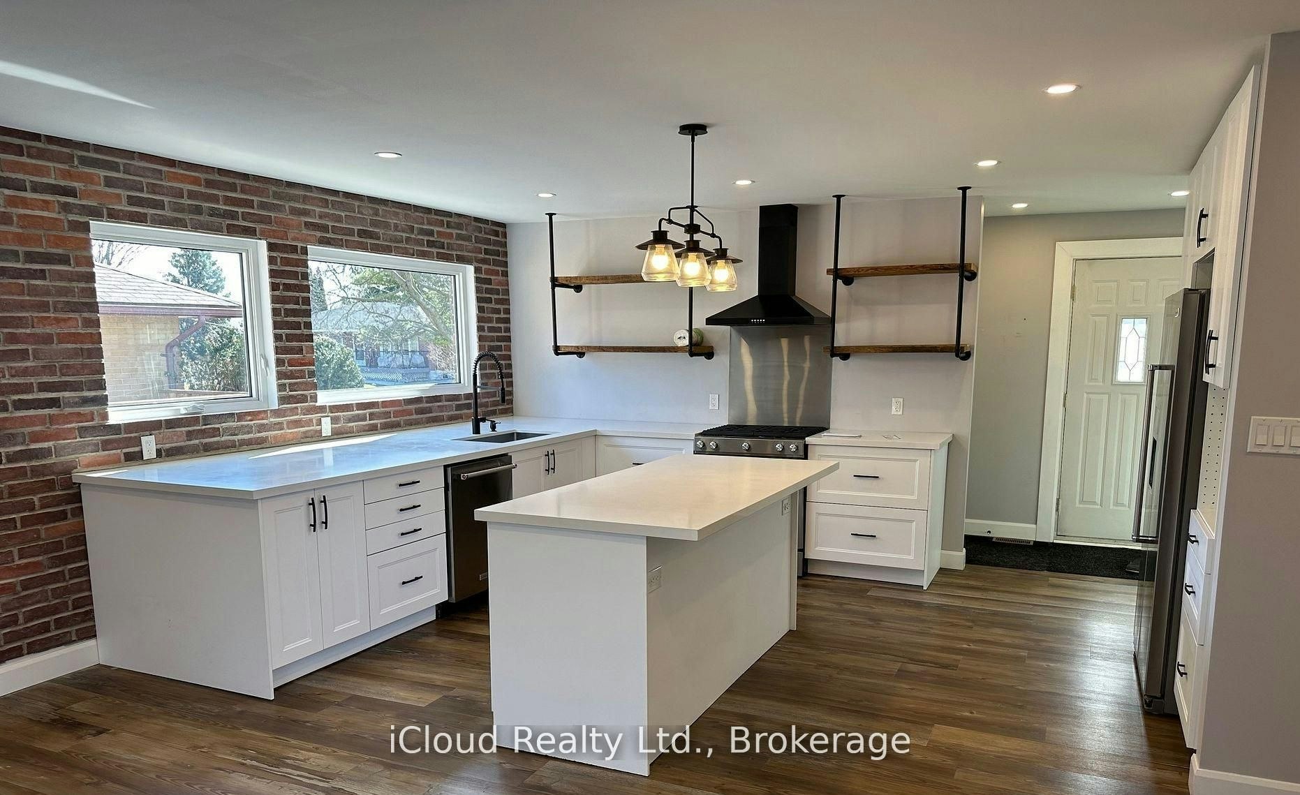 Main-747 Glenforest Street W, Oshawa, ON, L1J 5E9 - 5